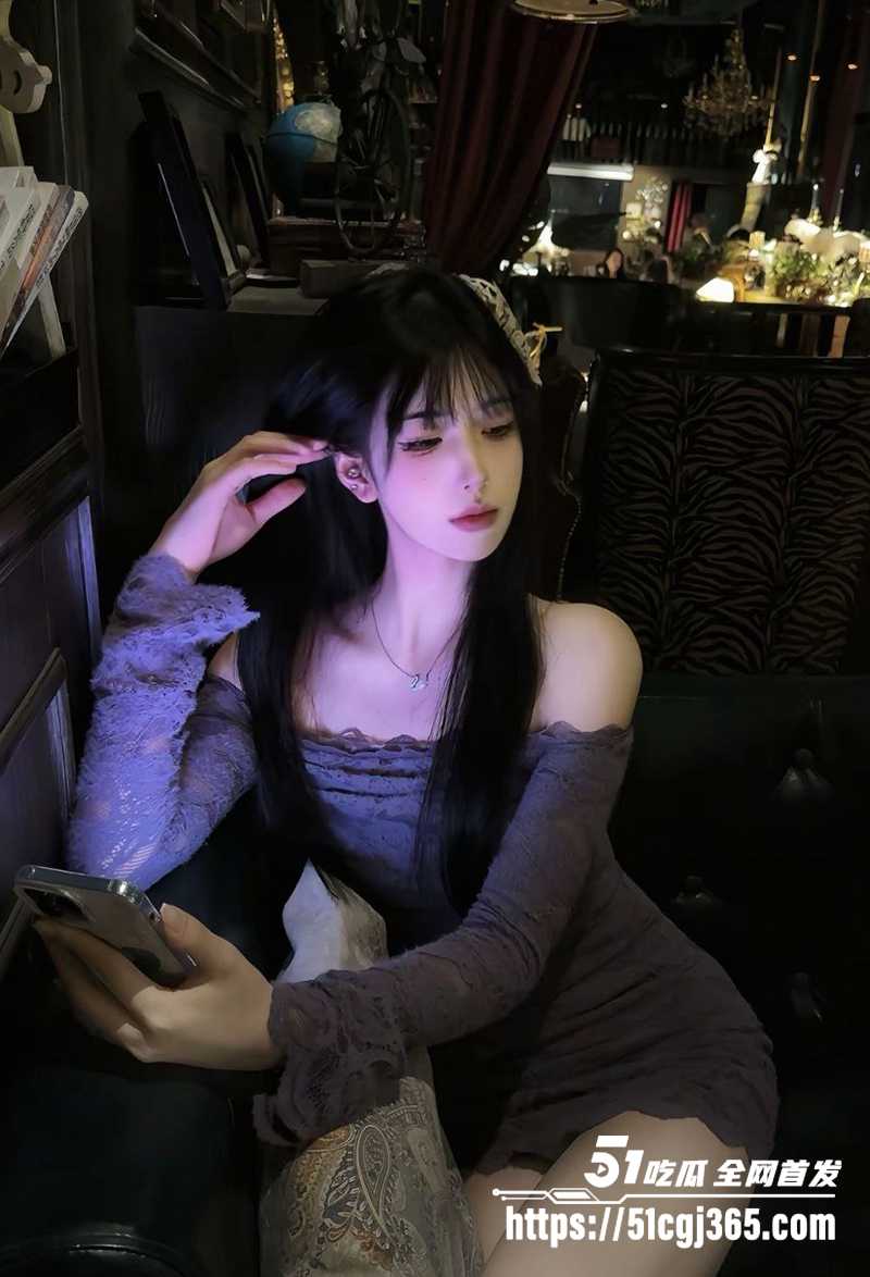 武汉神颜美女 刘梦如 暗骚反差玩露奶诱惑 骑术一流猛摇榨精 被男友拽发狠操 撅腚迎合浪叫求饶！