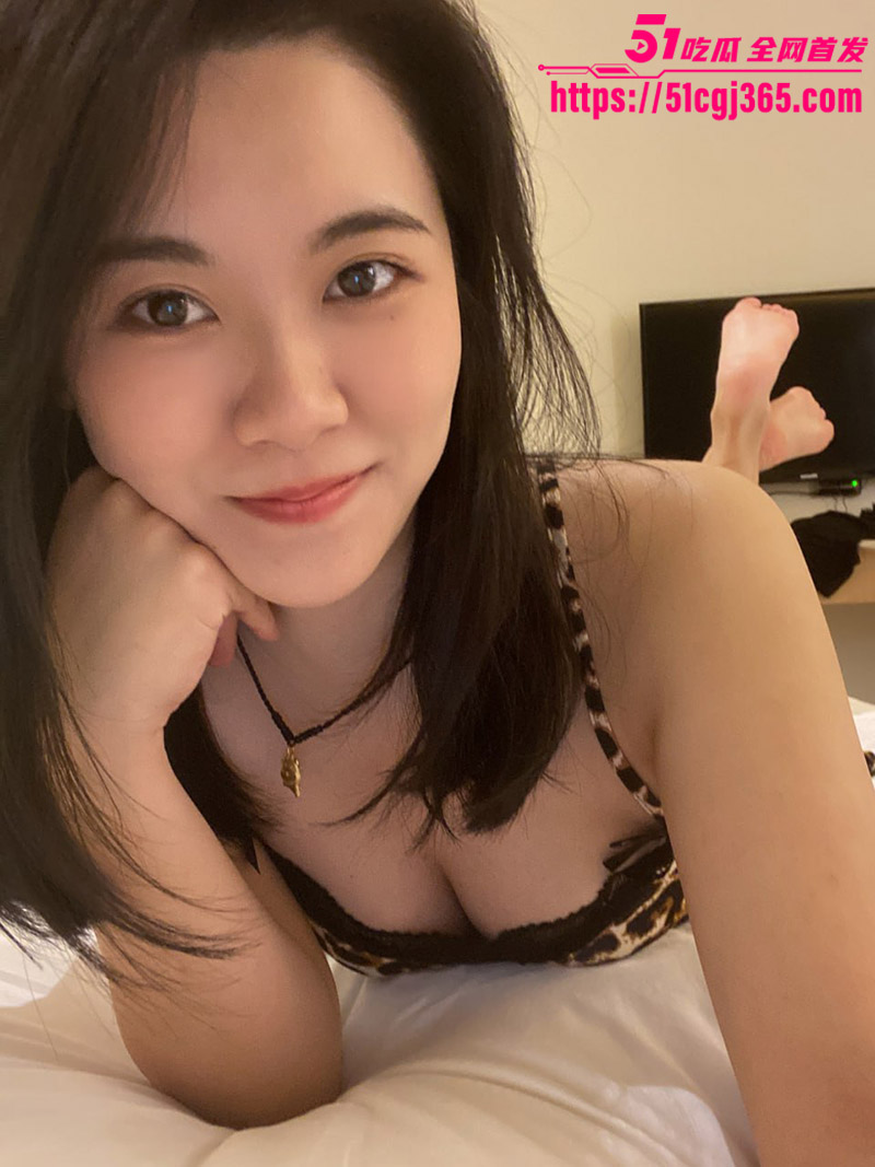 极品网红 柚子 与榜一大哥线下约炮视频流出 炮机打桩调教 69调情 多姿势狂操 母狗属性尽显！