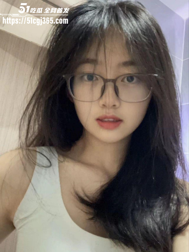 江苏南京学生妹 杜小柠 分手后遭渣男曝光 清纯女神沦为丧志母畜 露出自慰道具双通！