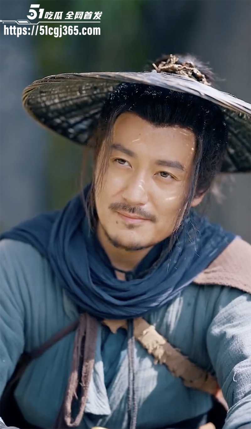 每日短剧《醉剑寻魔录》冷傲剑客负伤倒地 被萌少女温柔相救 自此携手闯荡江湖 一路斩奸除恶揭豪门黑幕！