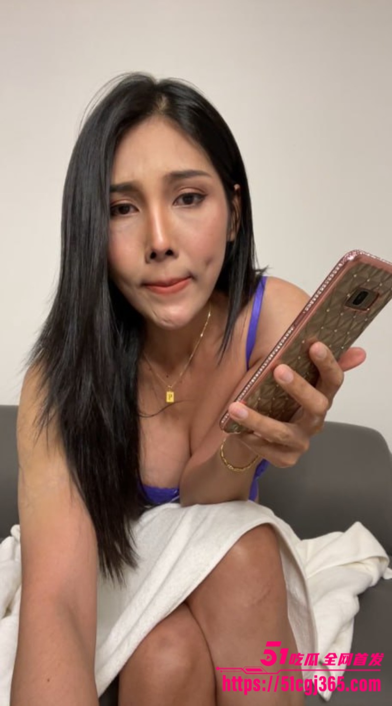 PimPattama泰国御姐 大尺度自慰私拍曝光 外表神似李嘉欣 道具狂插无毛嫩穴 反差魅力爆棚！