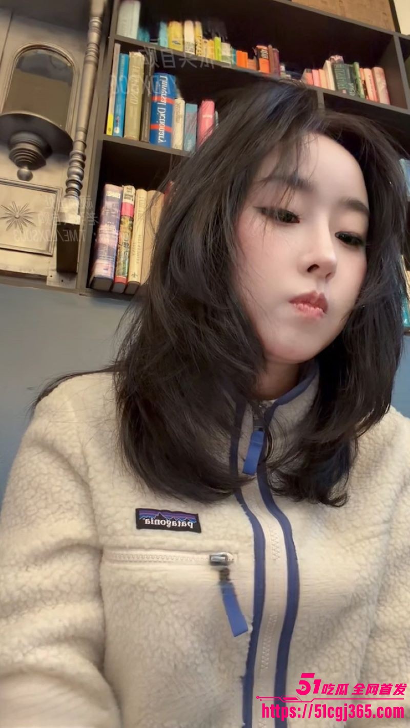 阿黑颜女神 噗噗 图书馆约会转山顶野战 美腿缠绕翘臀绽放 深喉口爆嫩穴被后入内射 骚气拉满！