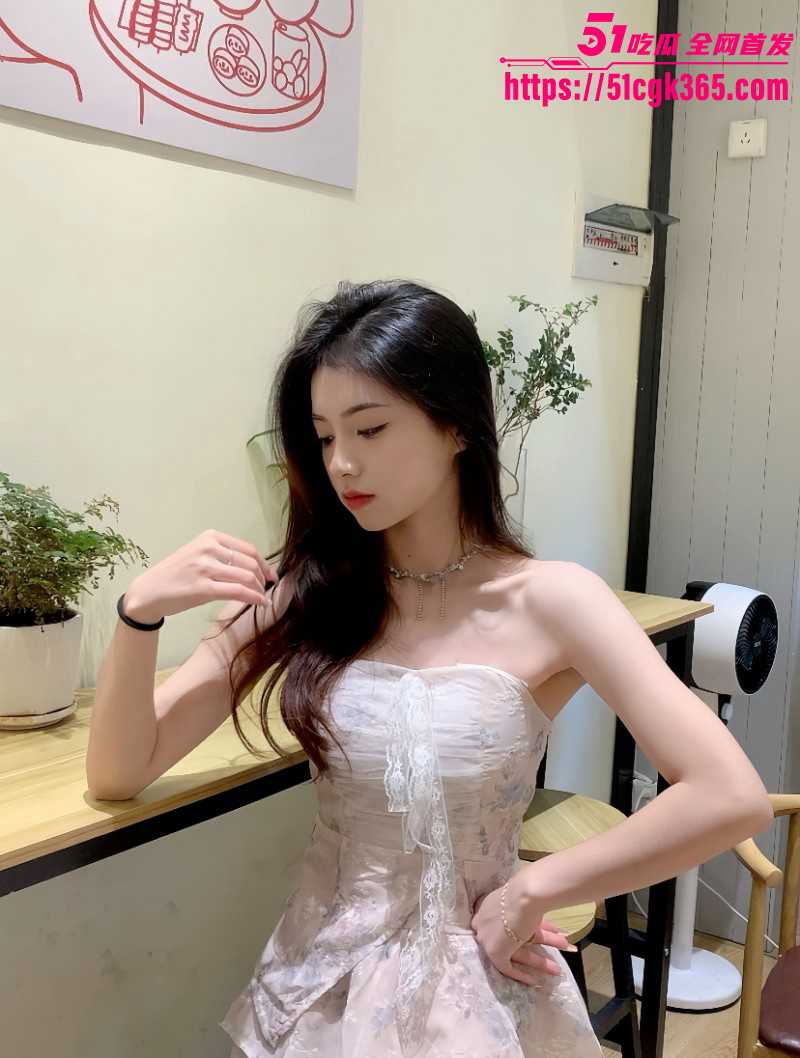 妹妹的第一次给了我海边木屋被强上03