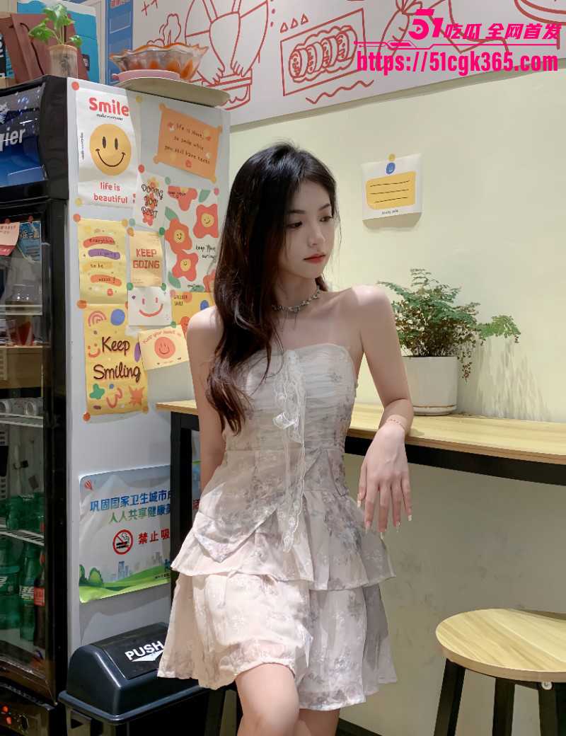 妹妹的第一次给了我海边木屋被强上02