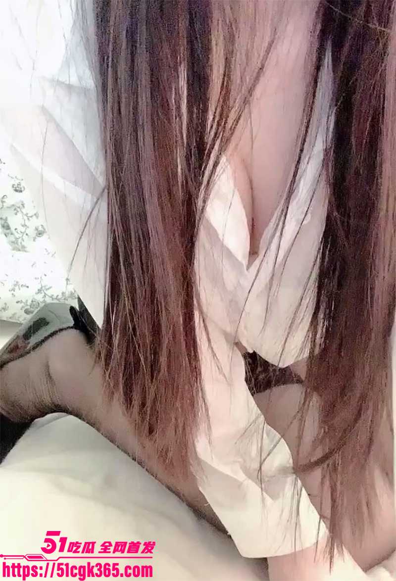 福利姬 许愿 付费淫片 性感黑丝秘书给老板助性玩裸聊 淫骚揉搓雪白奶子 疯狂抠弄无毛小穴!