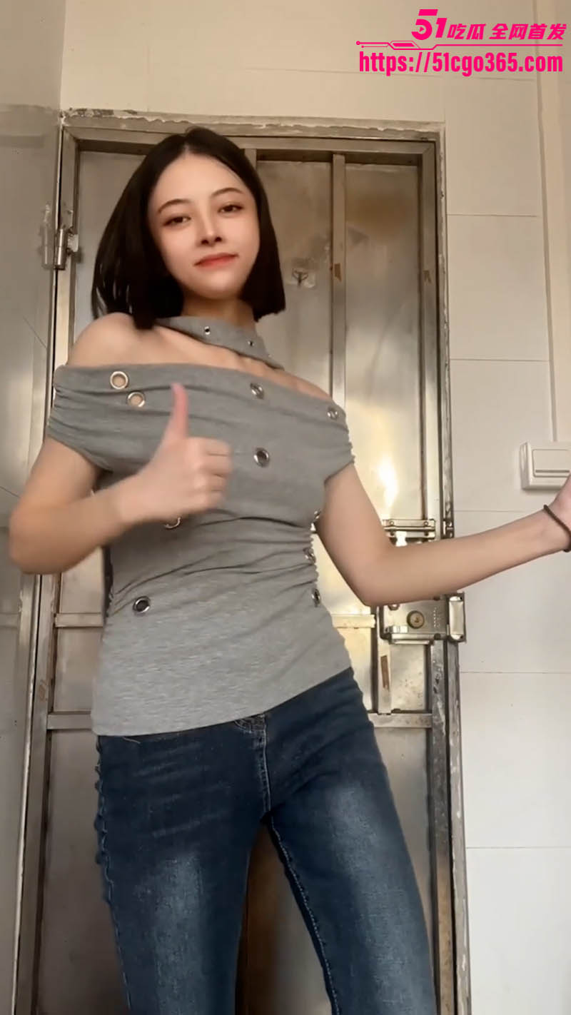 极品福利姬 小西西 最新裸舞流出 性感御姐全裸扭臀抖奶 让人彻底沦陷瞬间点燃欲火！