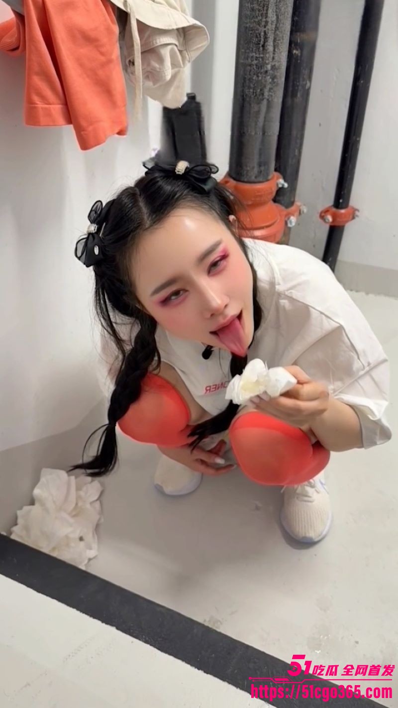 推特巨乳熟女汐梦瑶楼道露出新作 7