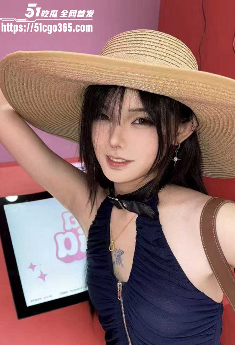 武汉洪山区龙华学院婊子陈雯晶约炮视频流出2拷贝