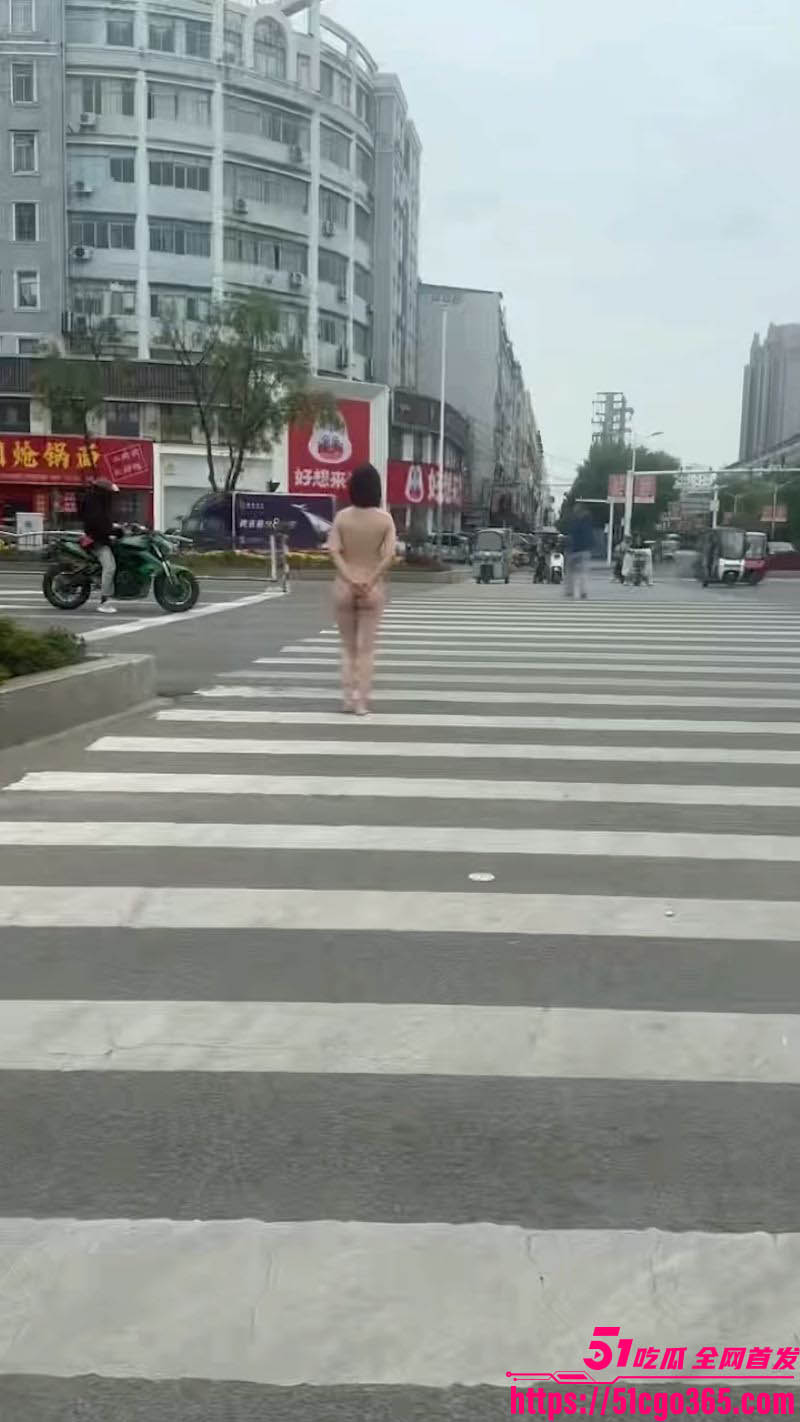 河南商丘神火大道八一路裸体惊魂 2