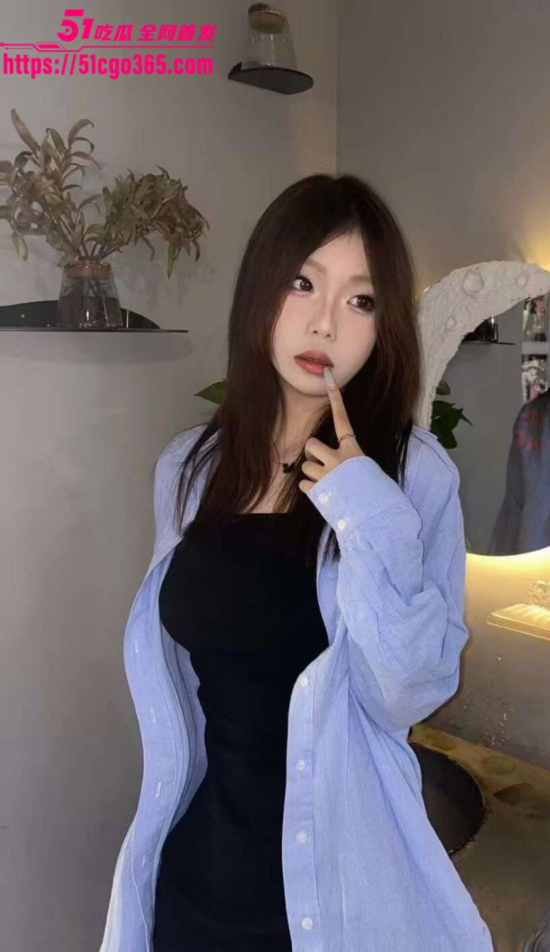 浙江温州小情侣 性爱视频惨遭云盘泄露 黑丝美腿小女友被无套爆操 大尺度操逼特写无限诱惑！