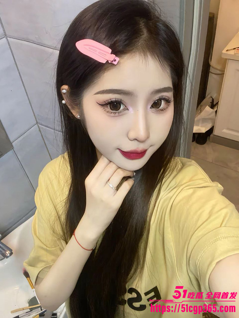 上海顶级名媛 王娜娜 卖力深喉服侍金主 高冷脸蛋配玲珑曲线 骚媚尤物反差勾魂！