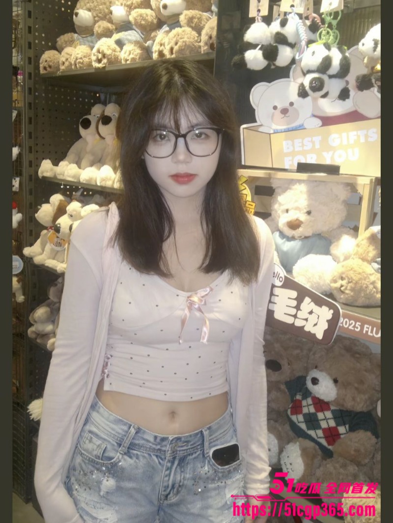 河南师范大学 张妍 与男友性爱视频流出 绝美颜值搭配极品身材诱惑至极 无套后入猛操肥臀摇曳如浪！