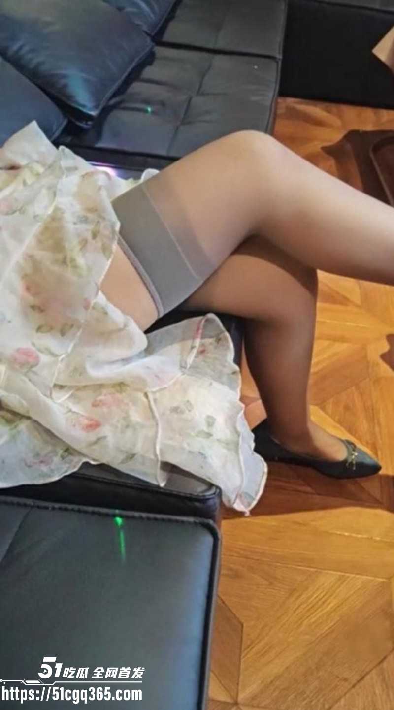 善良的小嫂子KTV包厢暴操嫂子02