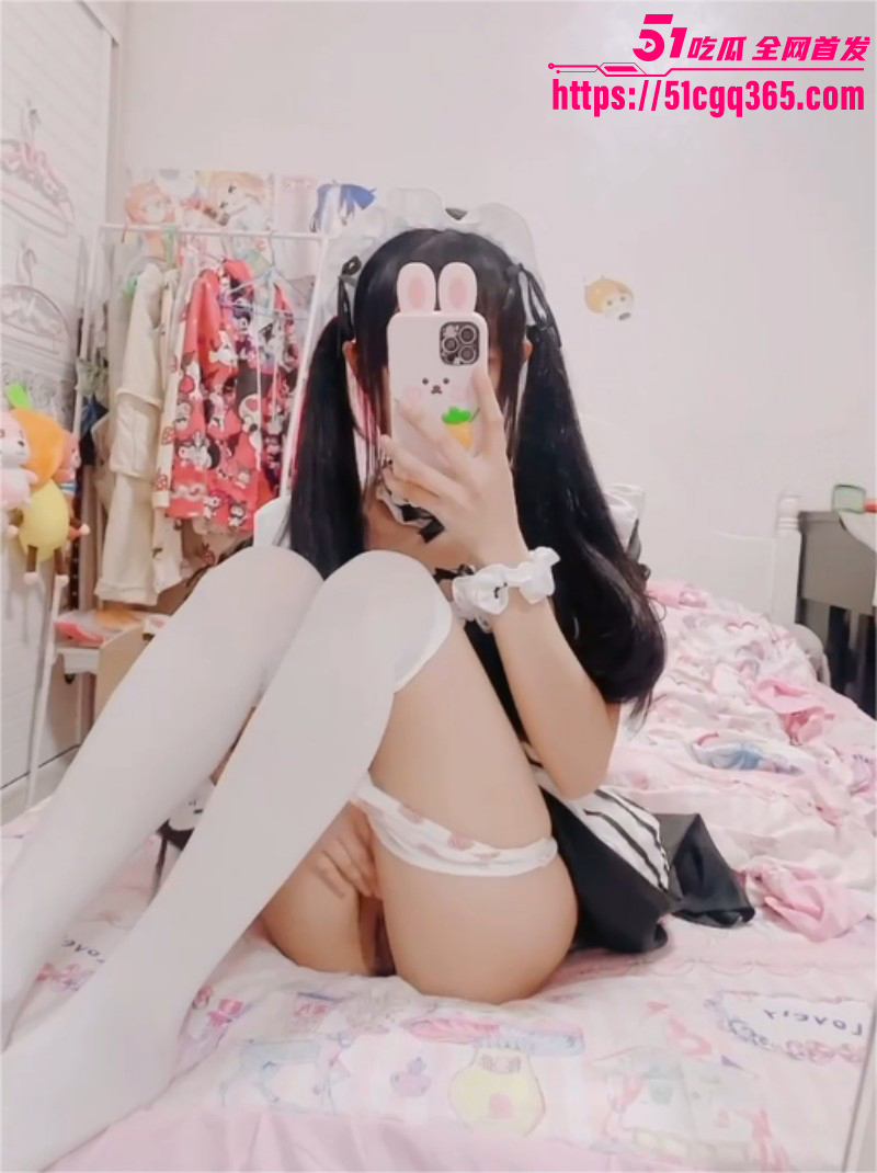 白虎萝莉狗狗酱女仆装自慰视频03