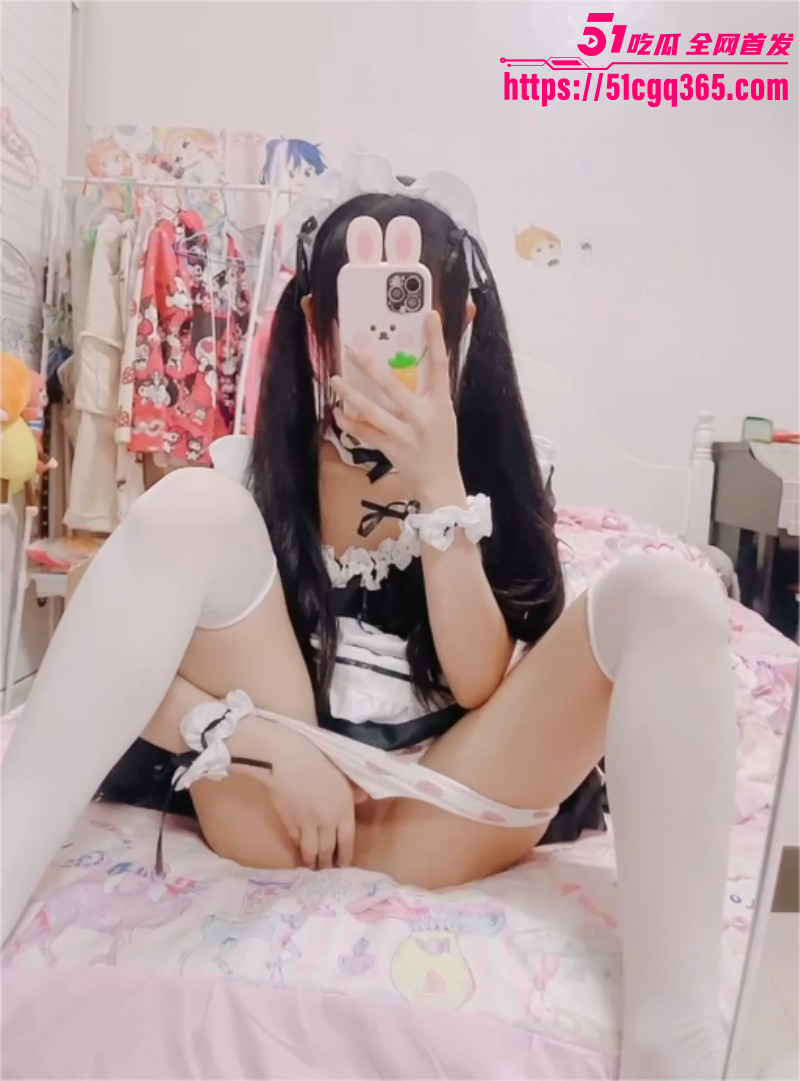 白虎萝莉狗狗酱女仆装自慰视频06