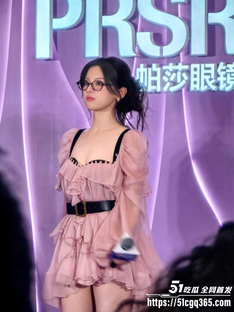 新晋女星杨超越早期被迷奸视频04