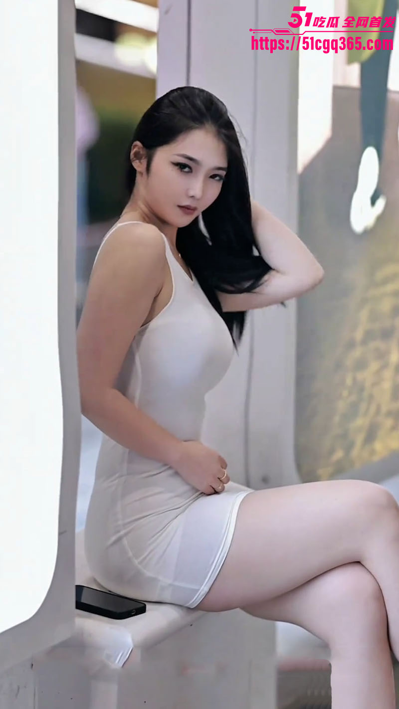 小婊子是不是很喜欢从非洲来的大黑屌啊？极品混剪媚黑绿帽剧情 模特女友被黑爹无情爆操！