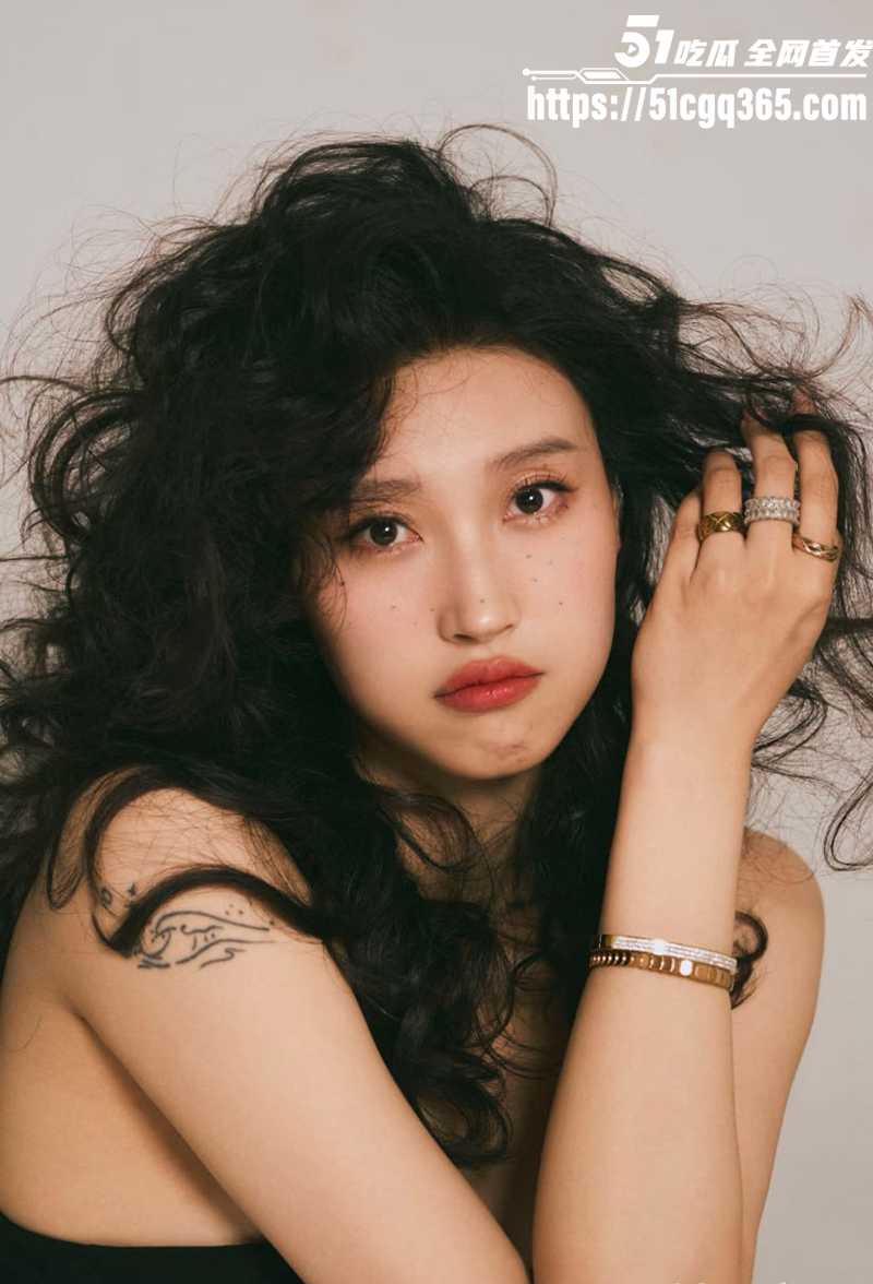 南京舞蹈学院女老师 孙忆梦 不雅视频流出 拍淫片露脸舔屌吸肛 沦为金主的专属性奴！