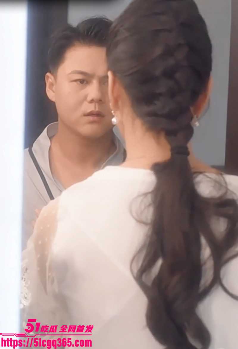 擦边网剧余温交接视频流出 2 拷贝