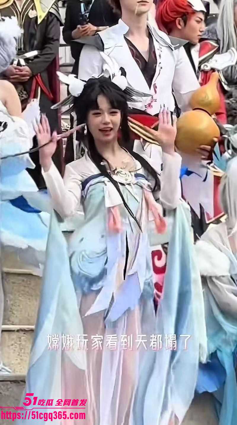 抖音网红我不叫龙虾cosplay嫦娥事件011