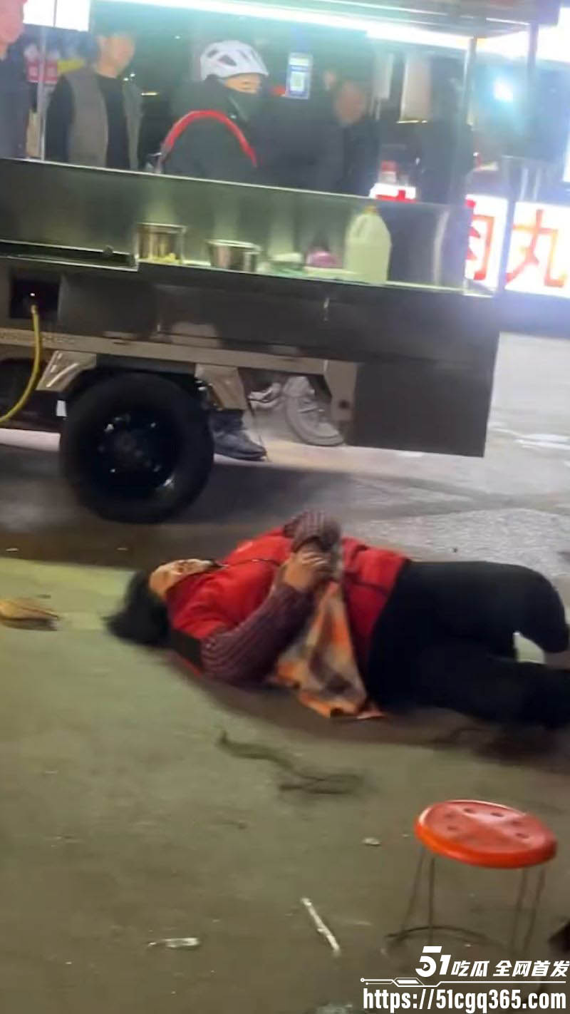亳州夜市两人打架事件 2