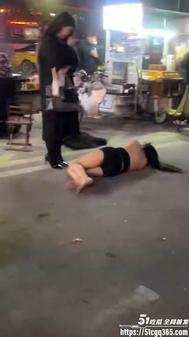 亳州夜市两人打架事件 4