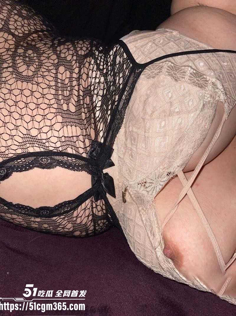 妖娆的丈母娘被下安眠药后操醒07