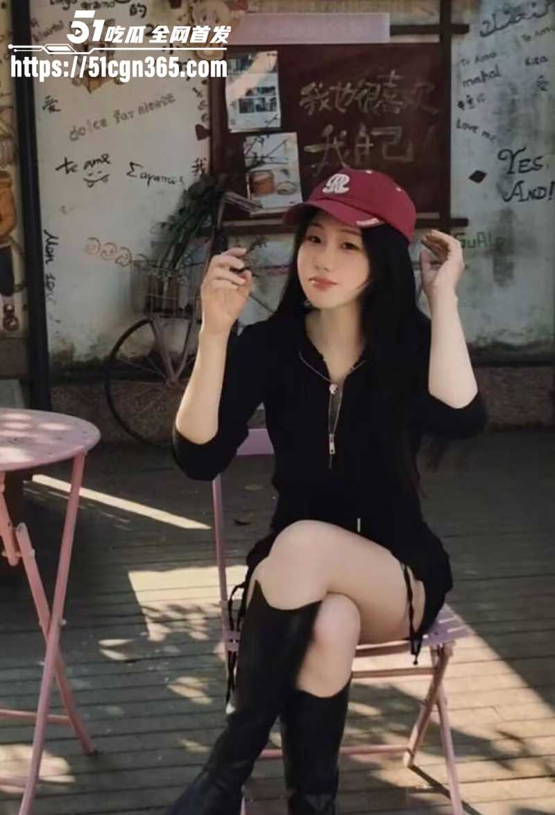上海大奶甜妹 马雪莹 清纯少女初尝禁果 拍露脸裸片撩拨求操 玩骑乘后入被指奸撩阴 挨操还会吸吮手指！