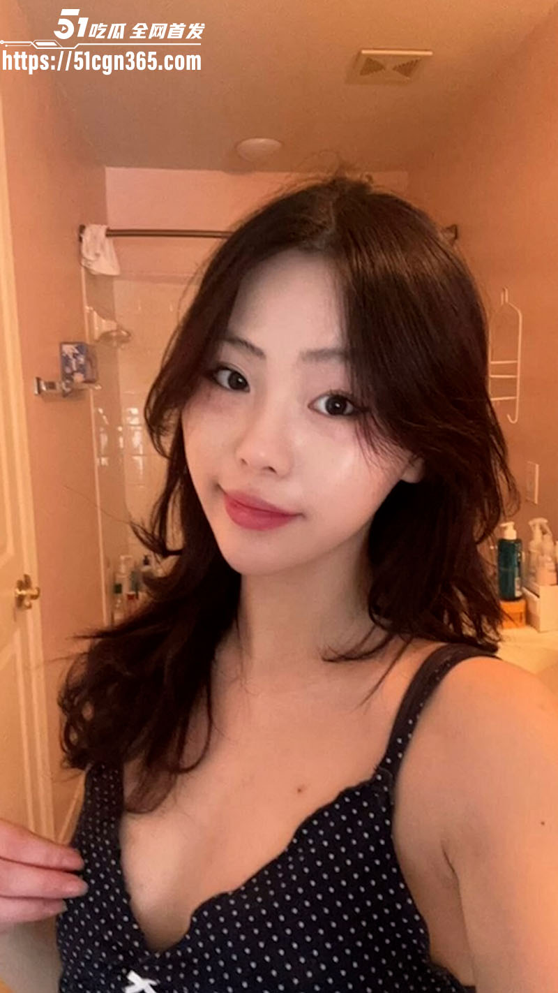 美国女留学生 刘思盈 私拍视频流出 极品蜜桃臀诱惑撩人 鸡巴后入狂插骚逼！