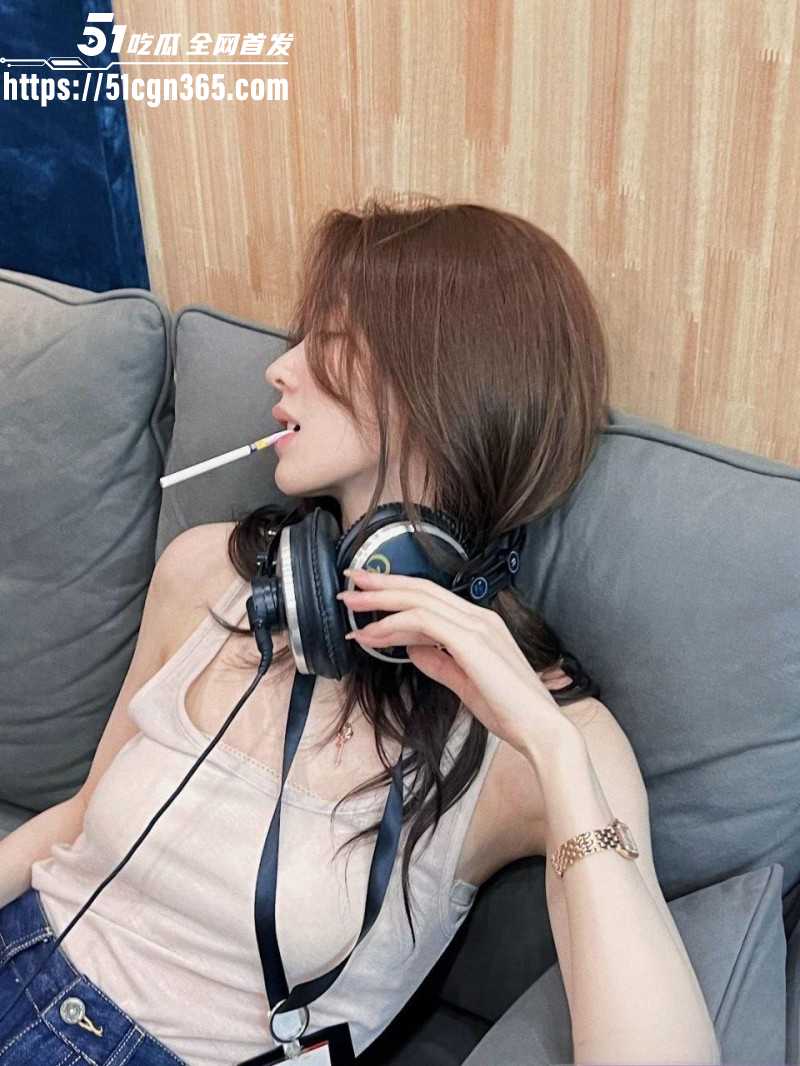 抖音千万级网红孙一宁实锤为卖逼女07