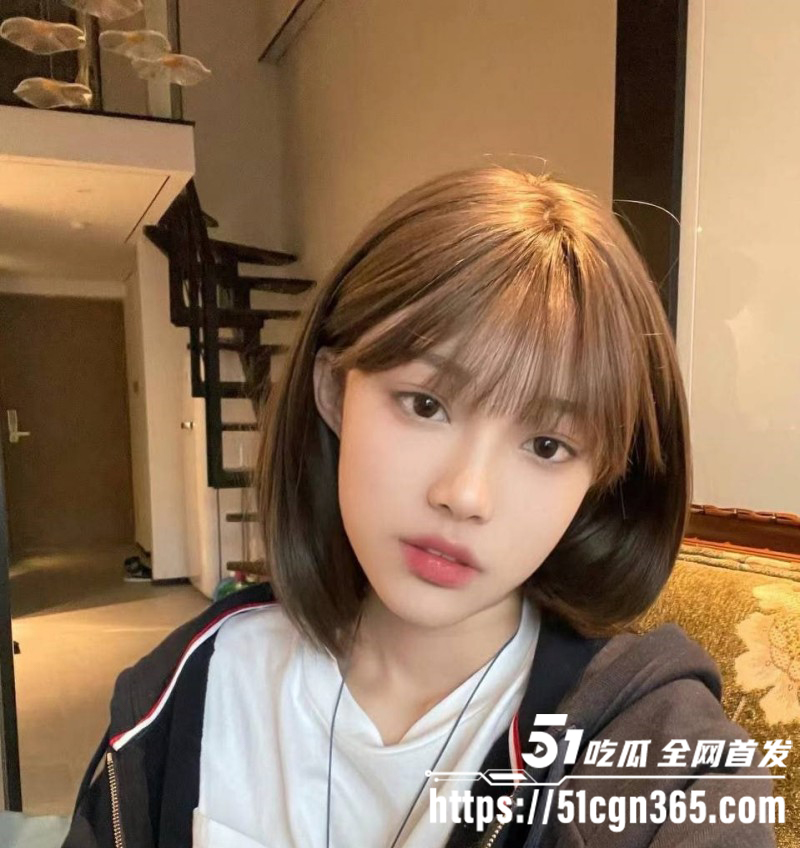 抖音高颜值网红 齐靖煊 再现艳照门事件 电脑维修私拍泄密 火辣身材诱人胴体 自慰露出样样精通 完美露脸实锤无疑！