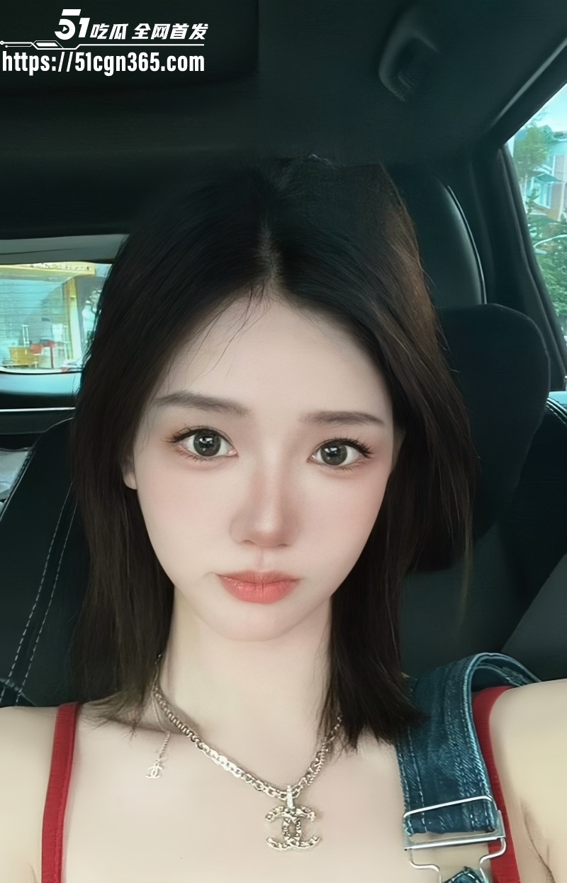 成都崇州极品女神 出轨精神小伙劈腿视频曝光 JK黑丝网聊舔脚 线下足交撸屌狂插白虎肥穴！
