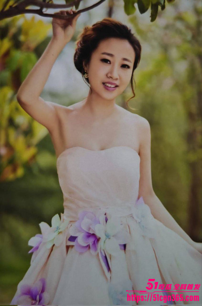 郑州极品绿帽 分享自家黑逼人妻 卷边骚穴主动求操 SM调教撩人心魄 誓要让这骚货社死街头！
