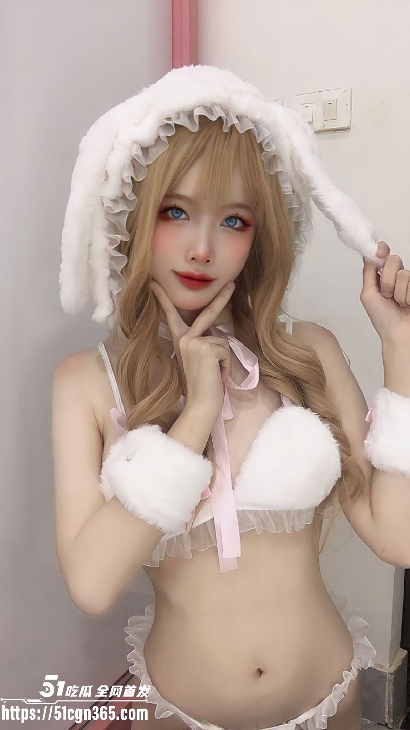 极品Coser女神 DreamlikeUwU 化身性感小白兔 上演可爱露奶诱惑 超淫画面让人欲罢不能！