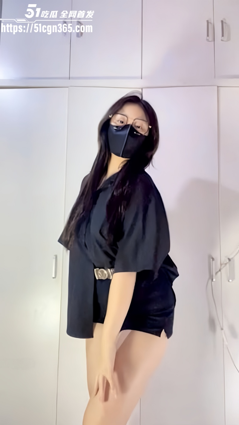 推特福利姬 无刺榴莲 性感裸舞合集 肉感身材Q弹美乳 随着音乐摇曳身姿 让人大饱眼福！