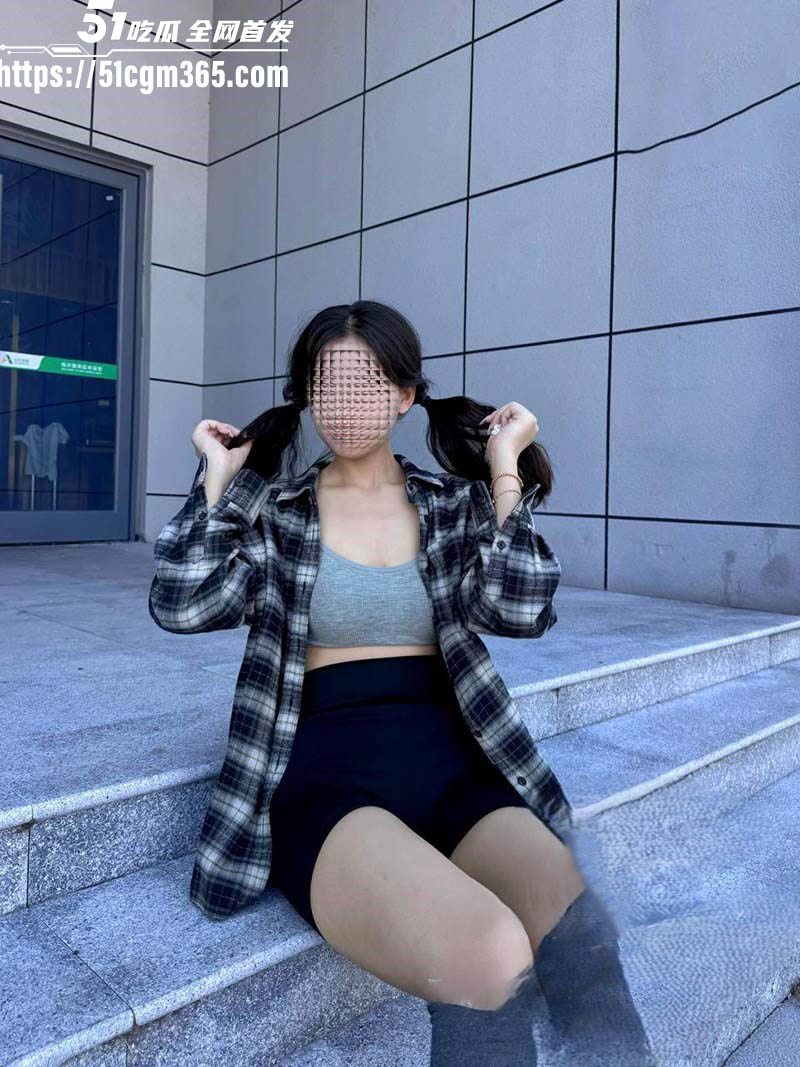 海角乱伦大神 39岁大屁股妈妈 新作 和堂姐各种姿势激情啪啪 尽情的爆操她的淫穴！
