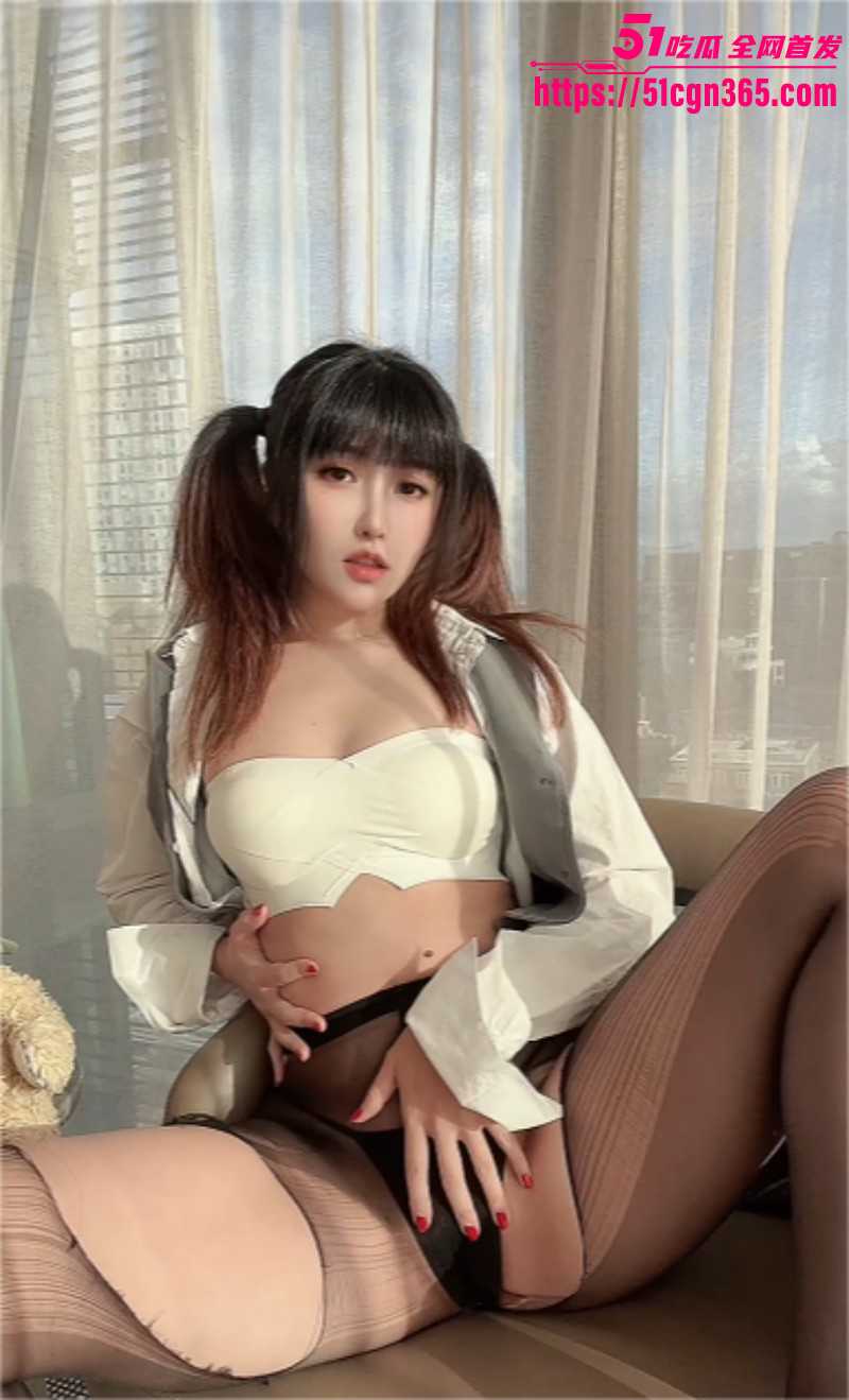 OF百万粉绝美网黄 MissWarmJ 福利合集流出 火辣胴体搭配各式情趣装 玉乳散发诱人淫光！