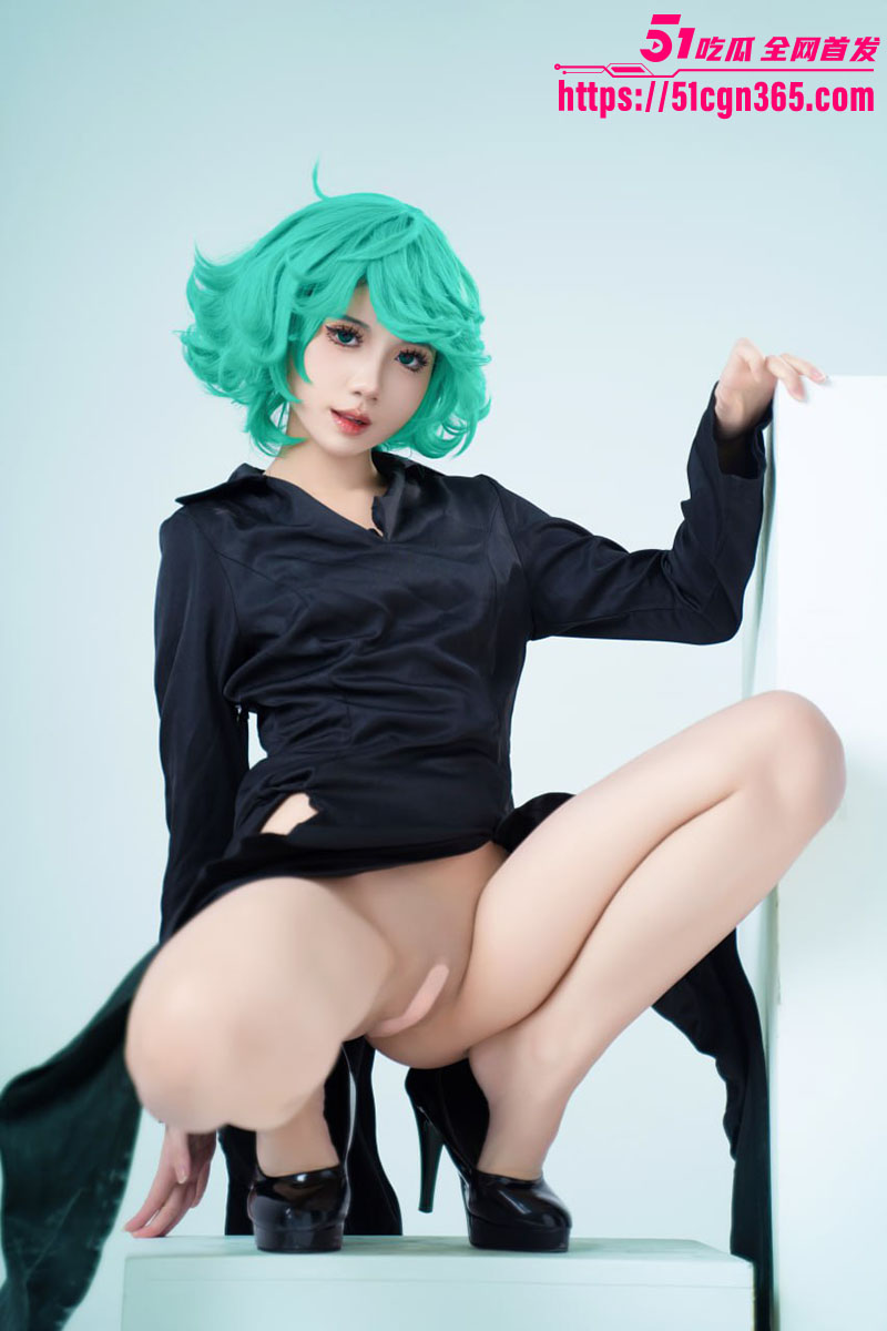 越南福利姬PoppaChan最新写真流出 COS一拳超人S级英雄龙卷 绿发飘逸紧身裙裹玲珑曲线！