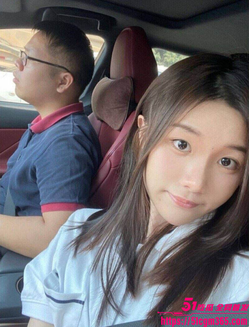 A站网友晒女友甜美合照变黑料大瓜 2