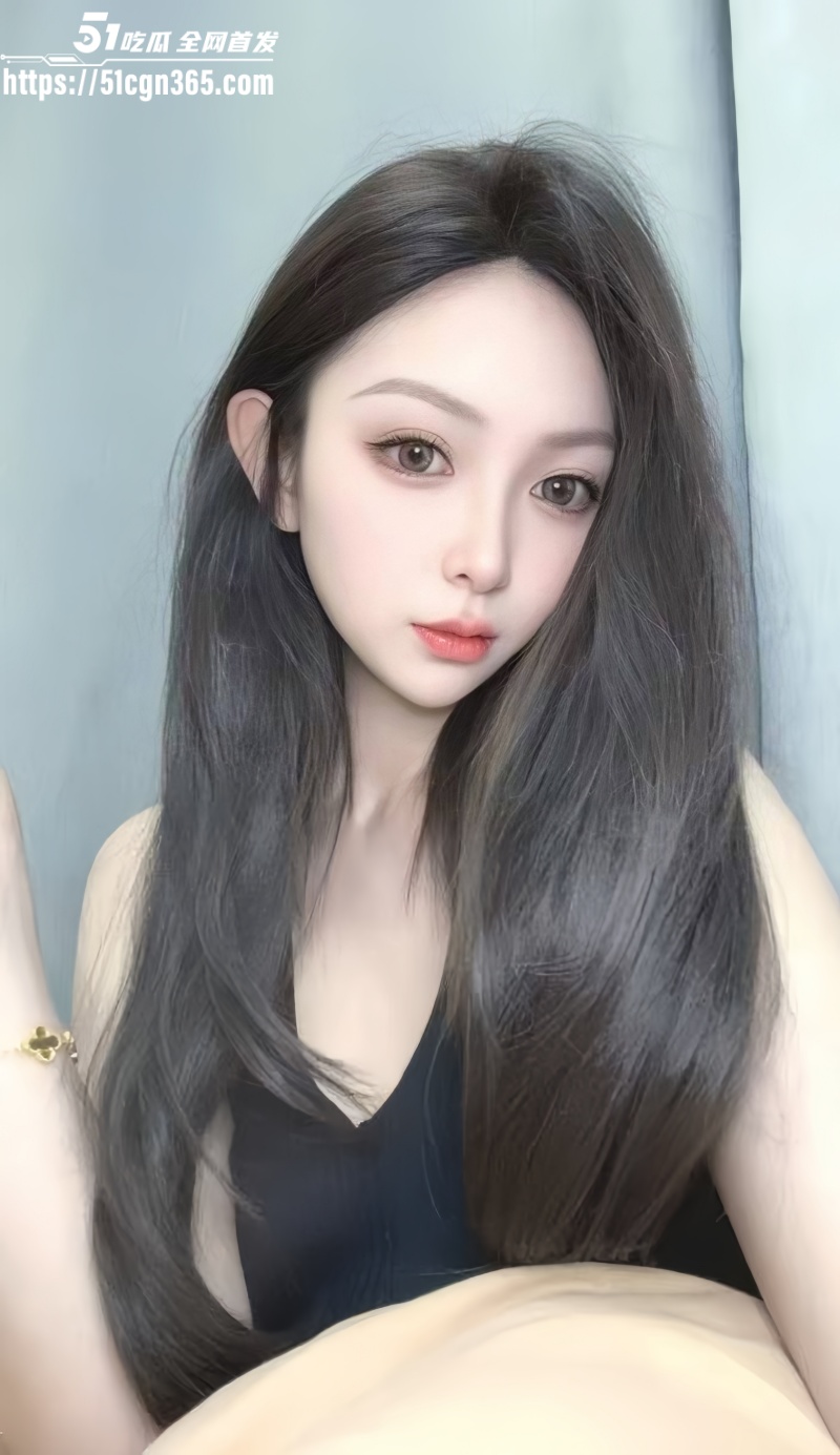 青岛美容院老板娘 李旋儿 因经营不善下海卖淫 与客户酒店偷情 后入抽插到高潮迭起！