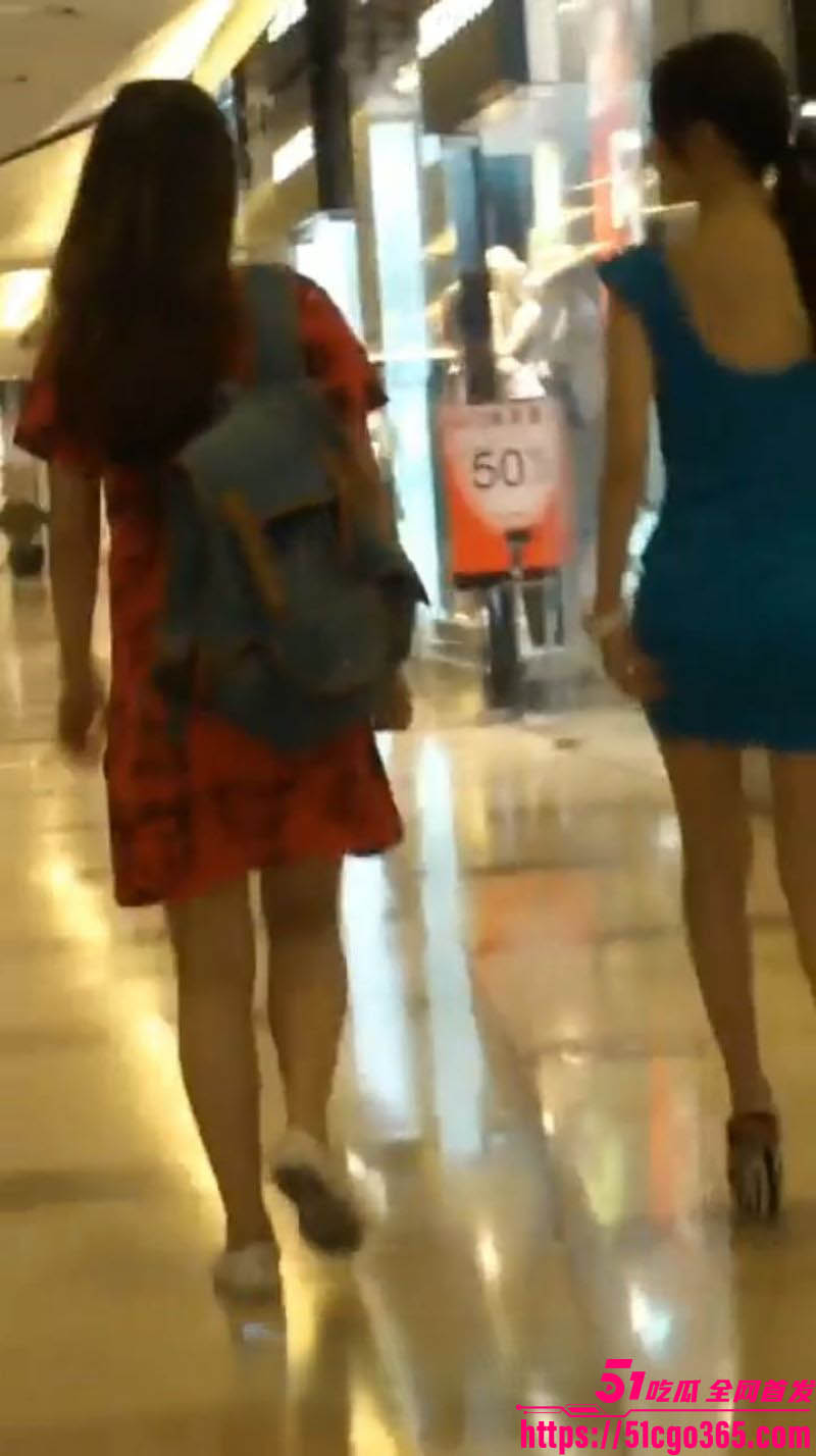 狠人大神抄底偷拍李小璐 4