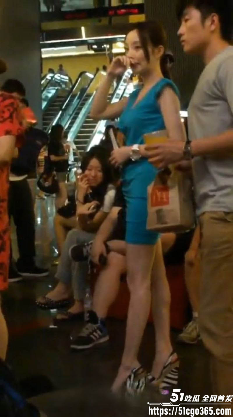 狠人大神抄底偷拍李小璐 7