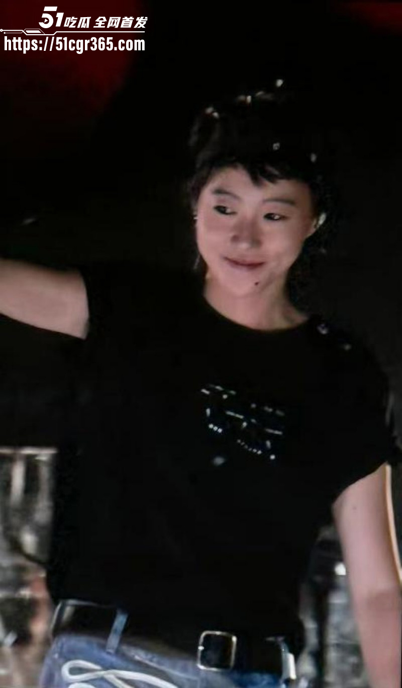 窦靖童宋妍霏女同性爱视频08