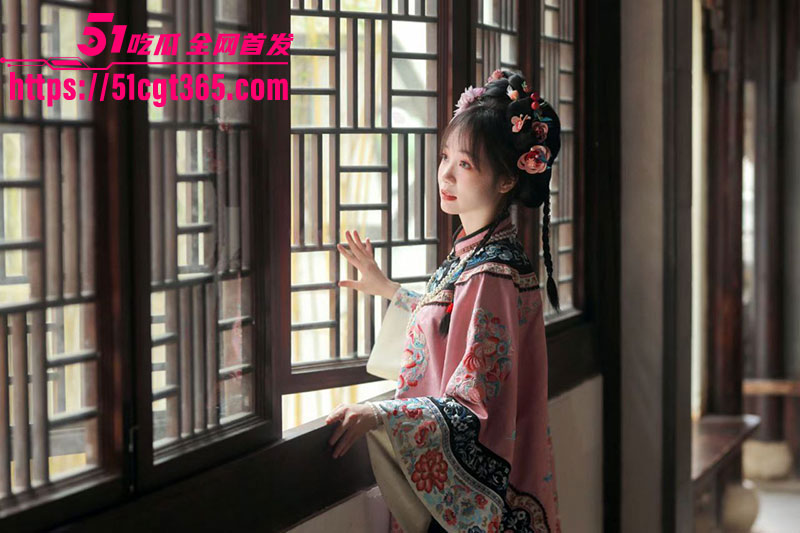 河北邢台超美眼镜妹 赵欣阳 做爱视频流出 翘臀后入扭动迎合 颠覆清纯形象 暴露极致反差属性！