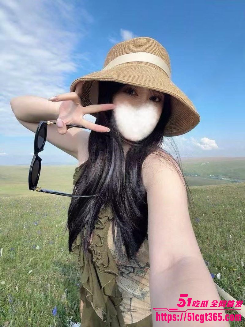 河南长葛加油站独生女 徐卓 信阳师大毕业生 给金主打飞机阅鸡无数 大尺度聊天记录性爱视频同步流出！
