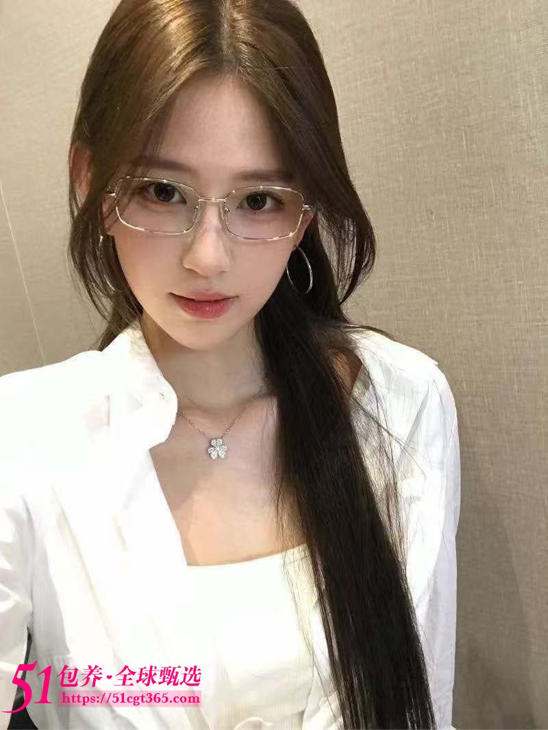 51包养 高端外围 | W1DJ110402 东京女神级自媒体达人 皮肤紧致 水嫩三点全粉 配合度高 质量保真 假一罚十