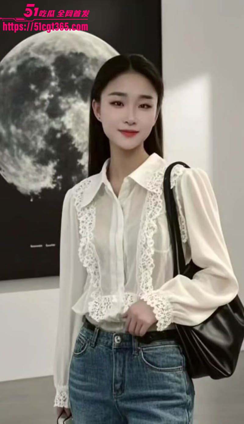 华师极品女大学生 白衣白丝天赐尤物 极品身材纤细妖娆 大屌撑满粉穴镜头特写 堪称性爱圣体！