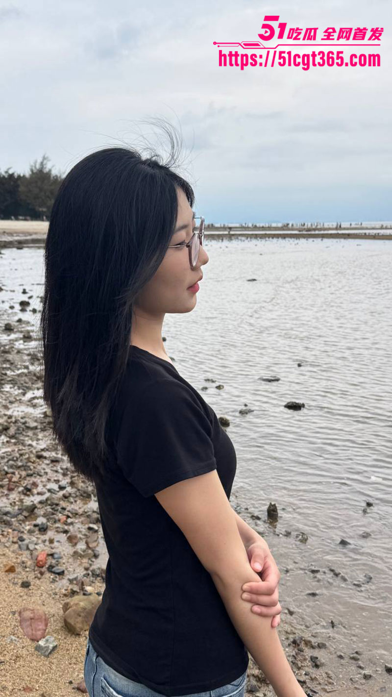 河南南阳极品女神 王明妍 被渣男曝光私密视频 洗澡自拍性感撩人 抠逼自慰SM捆绑调教 反差感拉满！