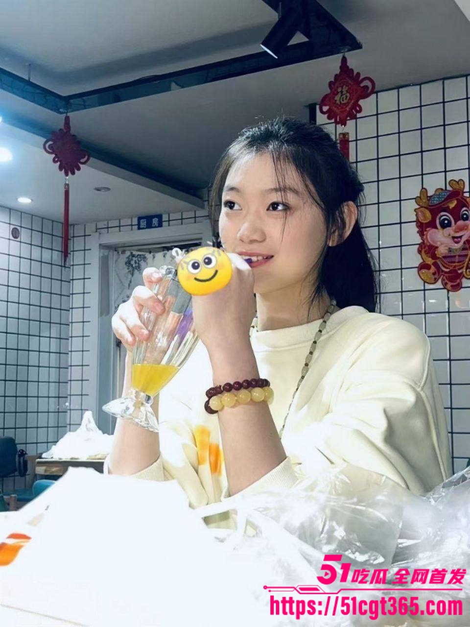 黑龙江艺术职业学院 潘雨薇 被金主包养蹂虐视频曝光 道具狂桶骚穴 扶腿爆操 淫叫震天！
