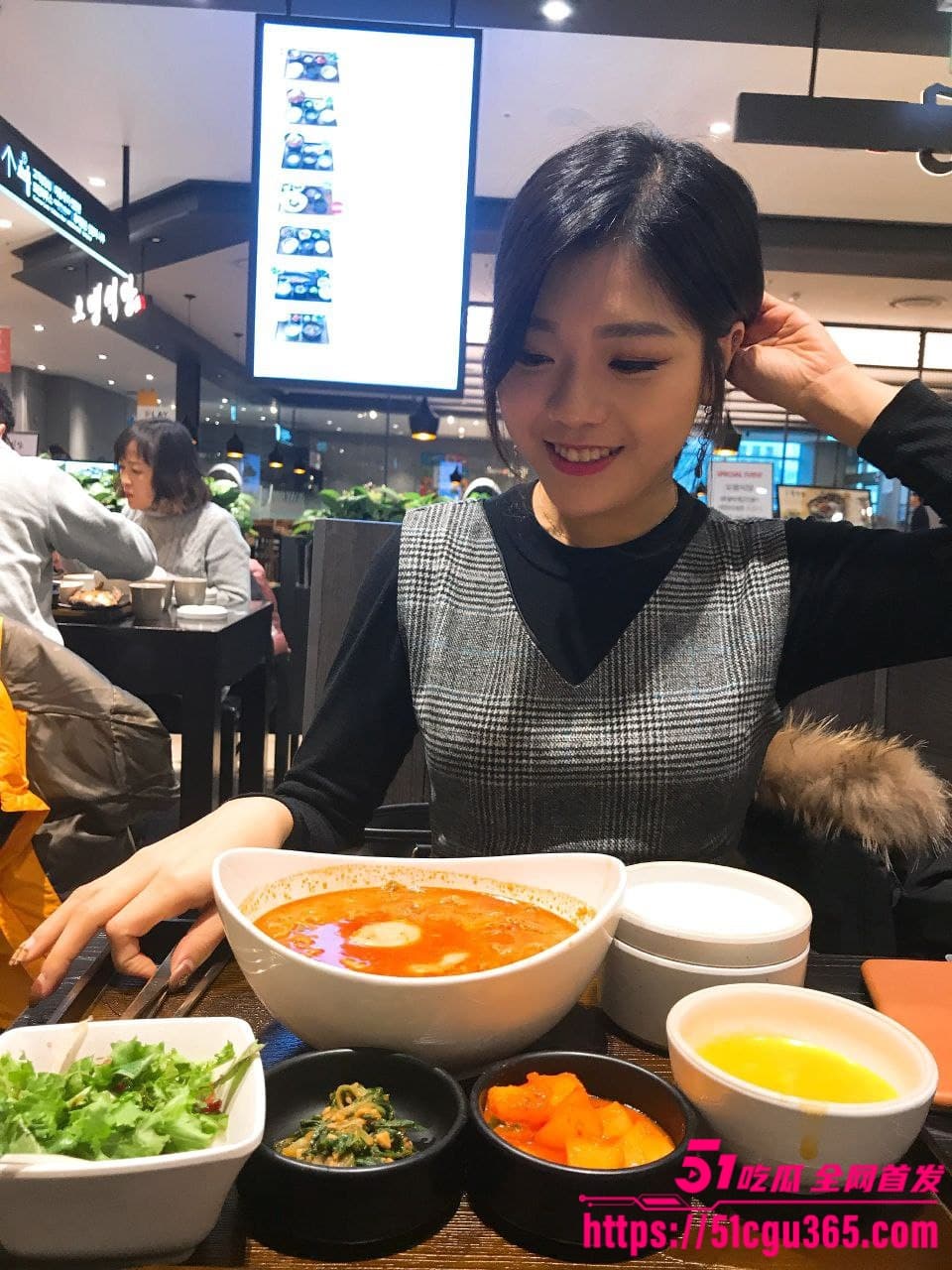 韩国高颜值人妻 妮妮 为业绩献身做爱视频被客户爆光 13